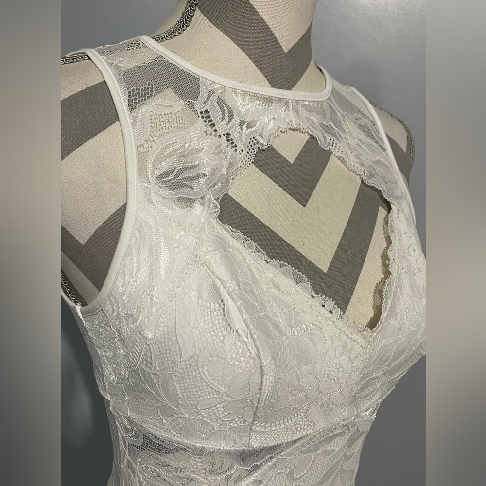 GUESS‎ LACE MINI DRESS - Picture 8 of 11